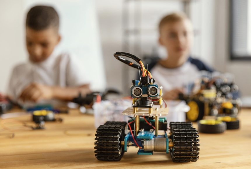 children-making-robot