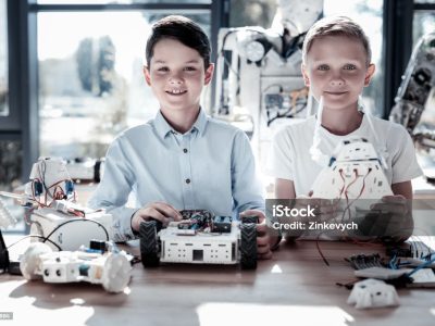 Grade 3 – 6: STEM & Robotics With Micro:Bit – Build Awesome Projects Weekly!